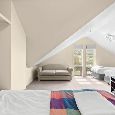 Village Green 2 Bedroom Loft Townhouse With Views Fireplace And Garage Parking Thredbo Εξωτερικό φωτογραφία