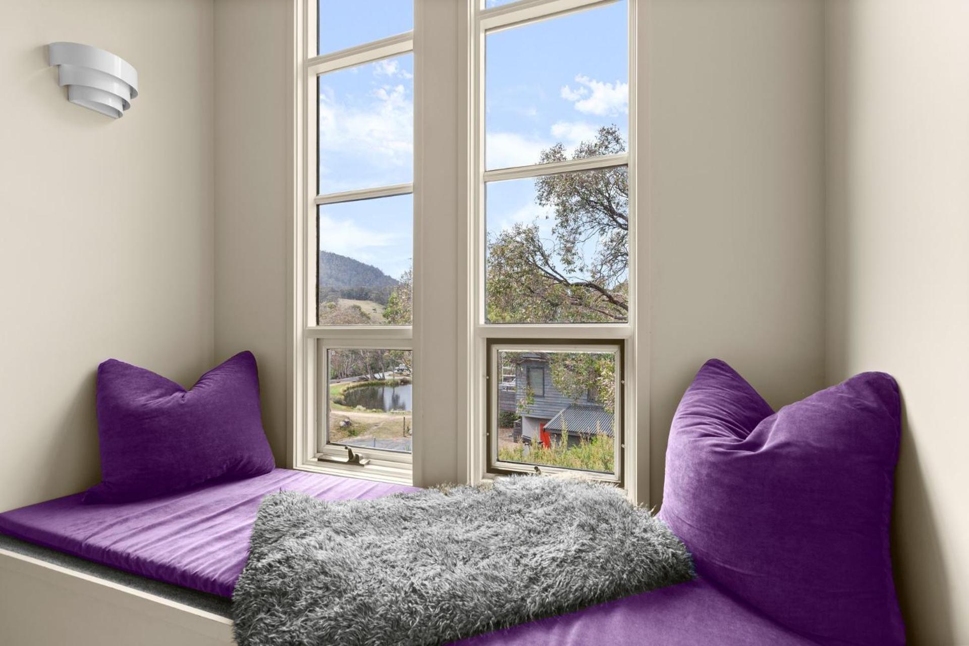 Village Green 2 Bedroom Loft Townhouse With Views Fireplace And Garage Parking Thredbo Εξωτερικό φωτογραφία