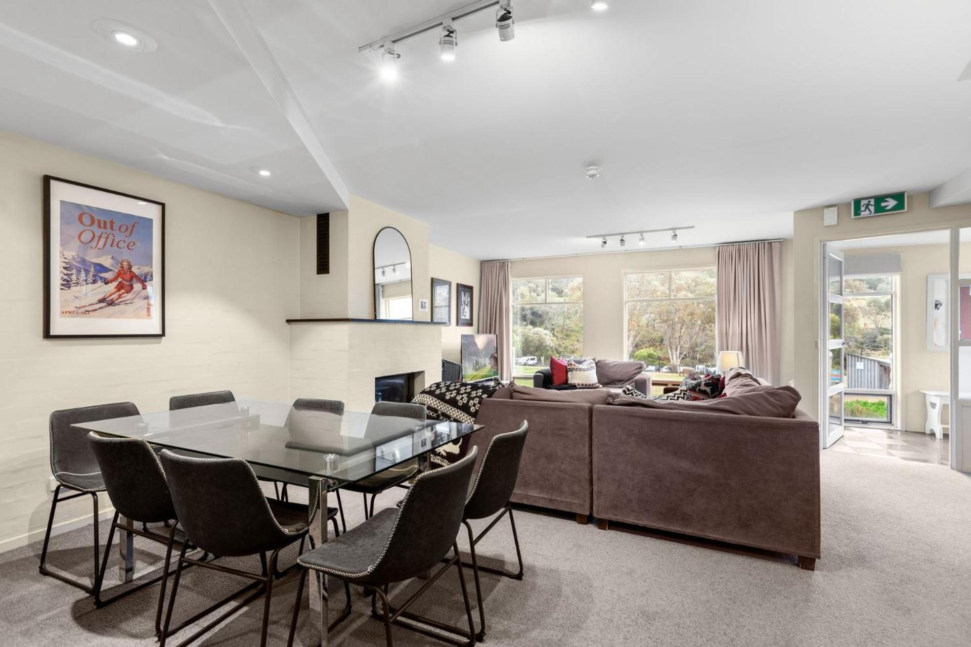 Village Green 2 Bedroom Loft Townhouse With Views Fireplace And Garage Parking Thredbo Εξωτερικό φωτογραφία